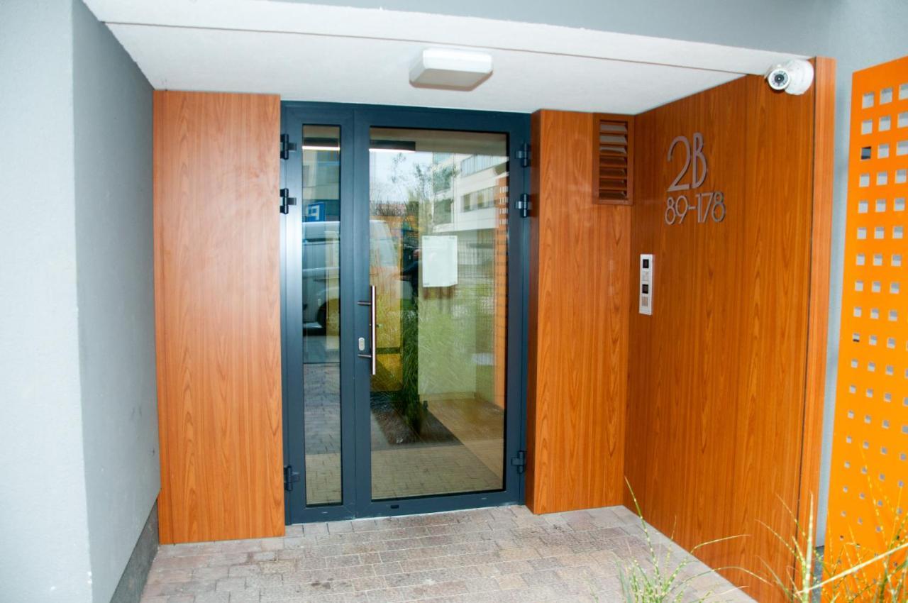 Apartament Cybernetyki Mokotów Varsovia Exterior foto