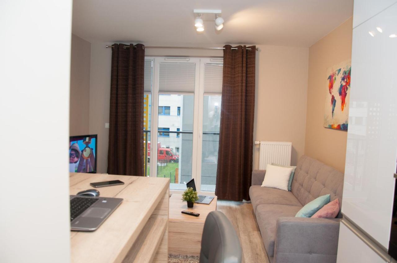 Apartament Cybernetyki Mokotów Varsovia Exterior foto