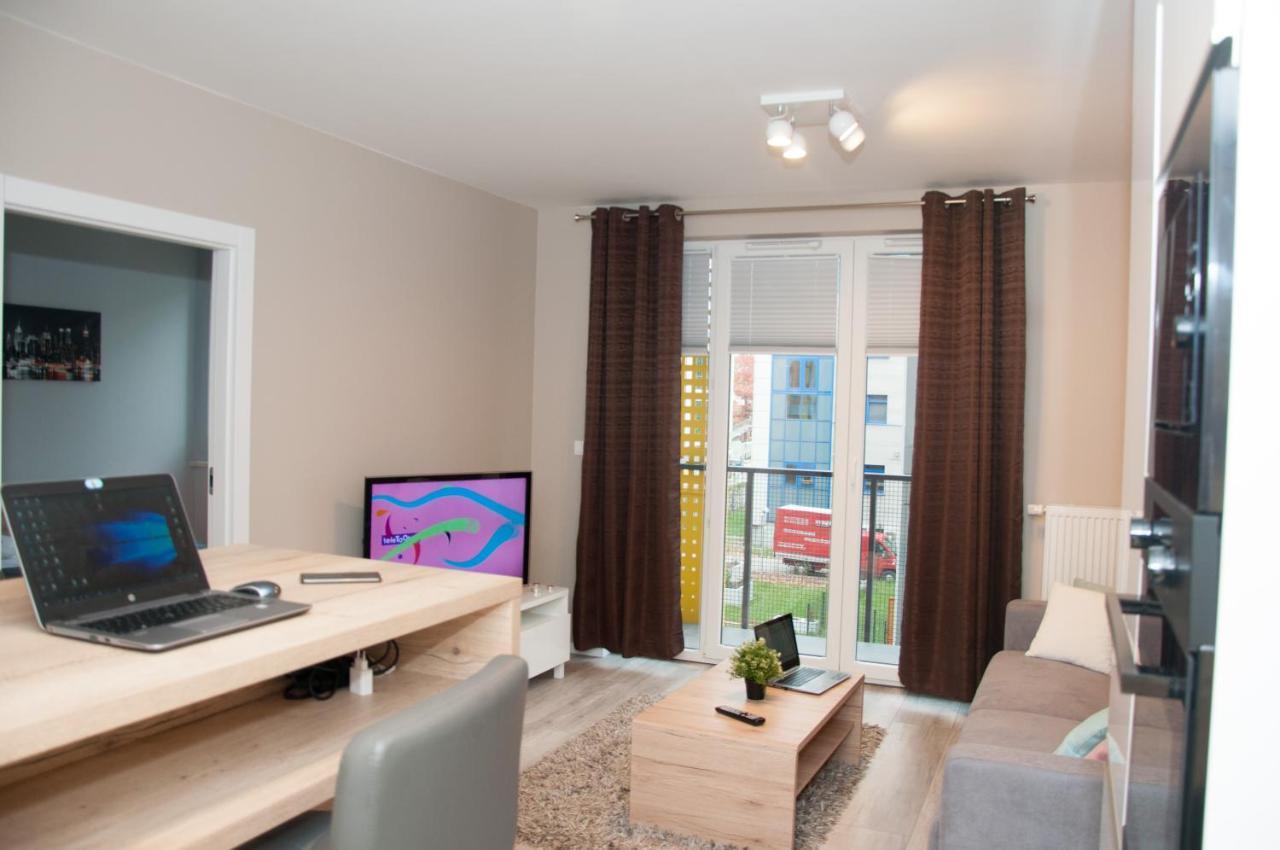 Apartament Cybernetyki Mokotów Varsovia Exterior foto